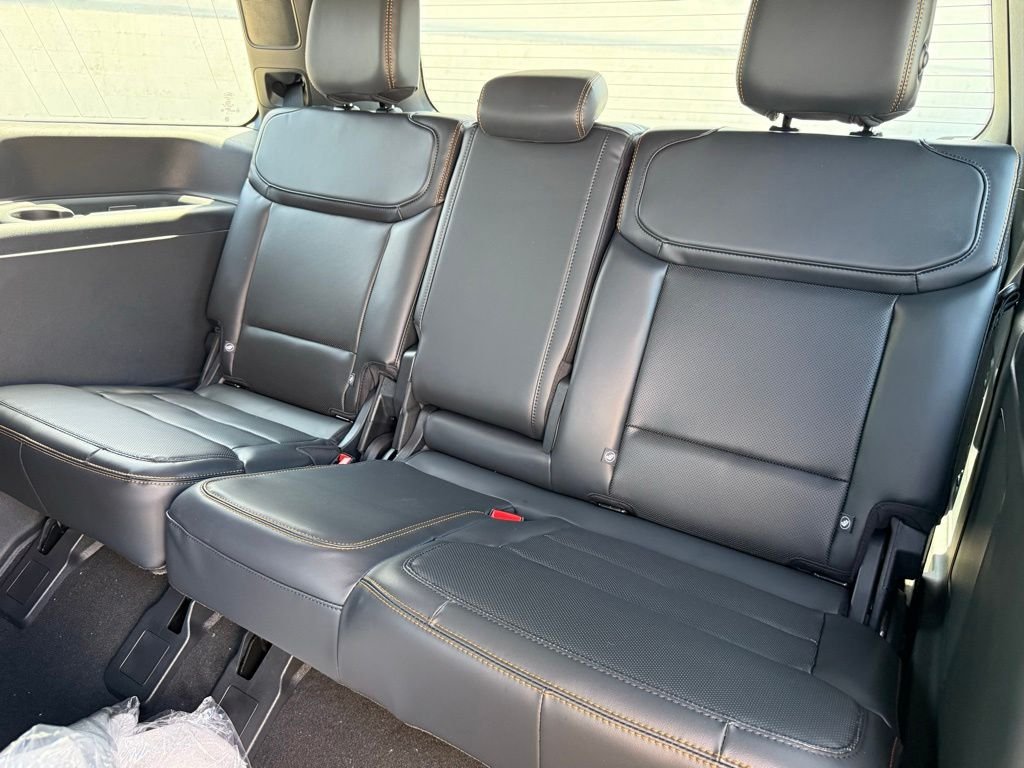 New 2026 Glacier Gray Metallic Tri-Coat Ford Tremor® image 8