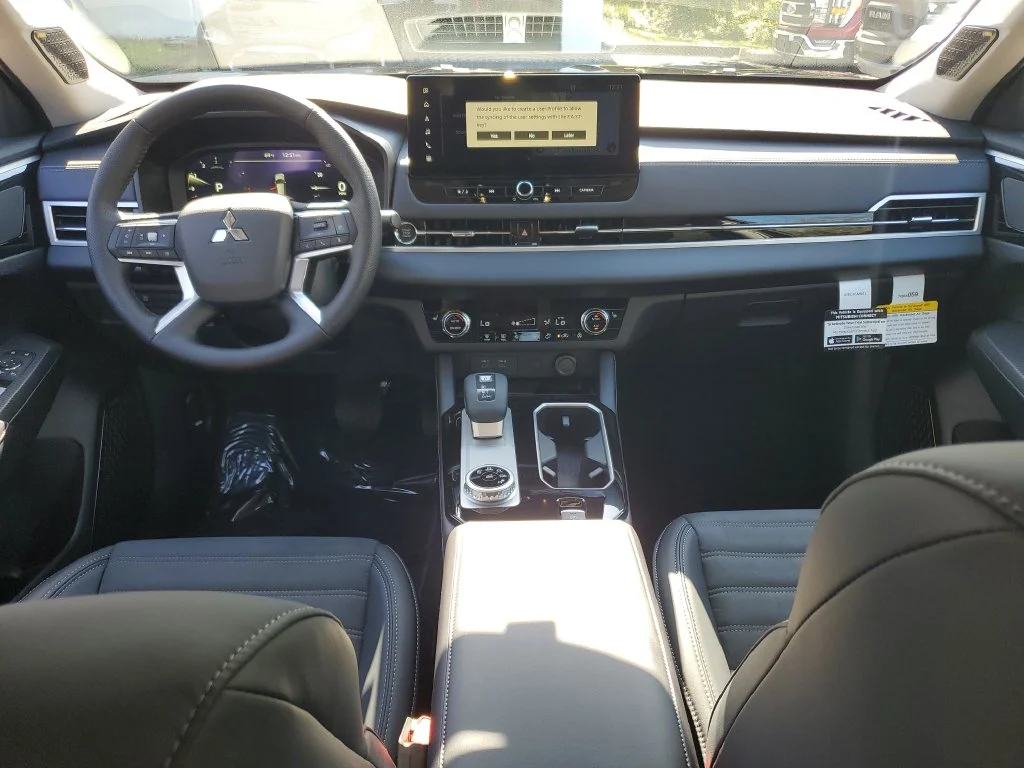 2026 Mitsubishi Outlander SE - Photo 17