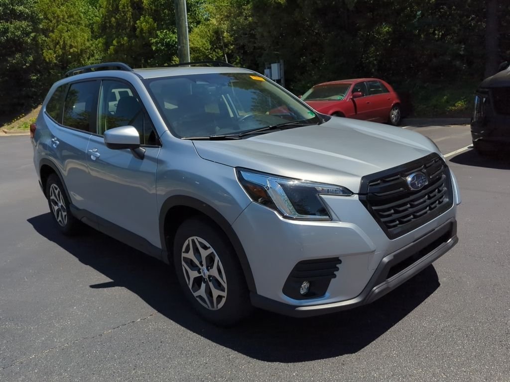 2024 Subaru Forester Premium's photo
