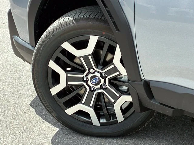 New 2026 ICE SILVER METALLIC Subaru Touring XT image 36