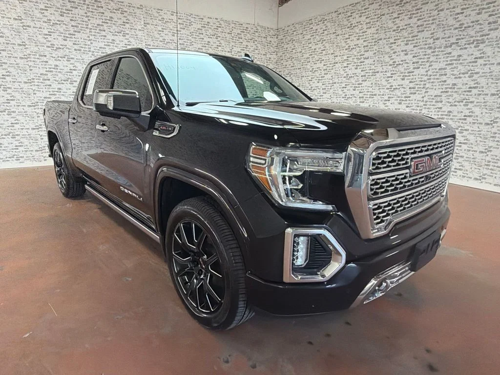 Used 2020 Onyx Black GMC Denali image 9