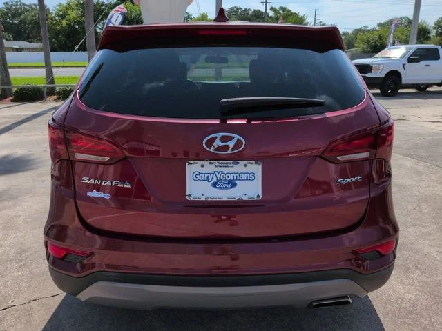 Used 2017 Red Hyundai 2.4 Base image 5