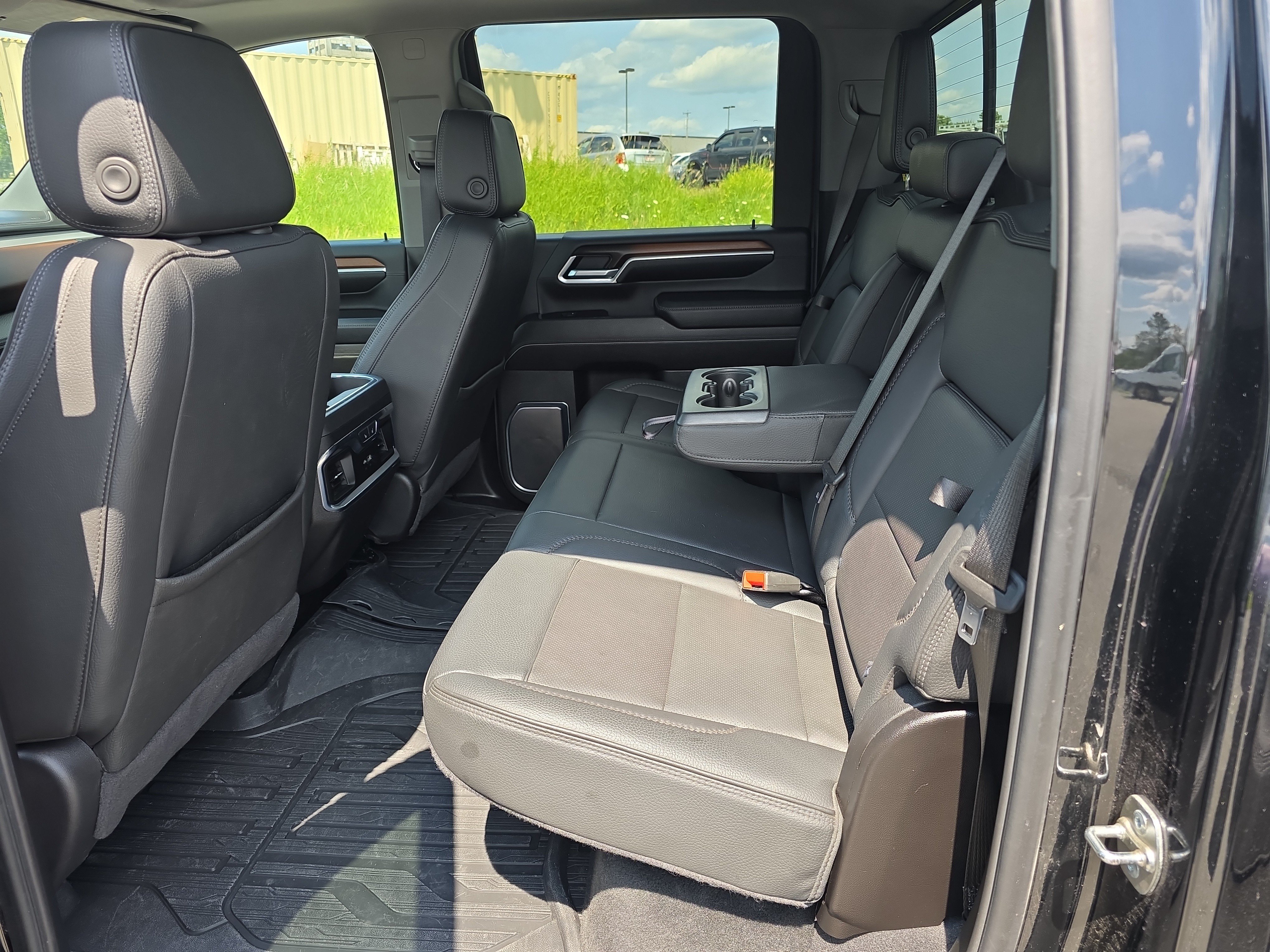 Used 2025 Onyx Black GMC Denali image 11