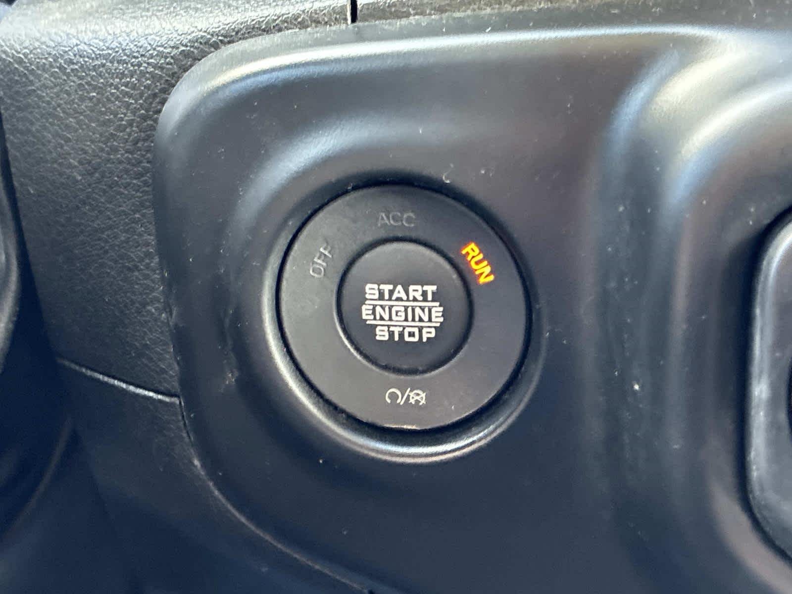 Certified Used 2022 Sting Jeep Unlimited Willys Sport image 25