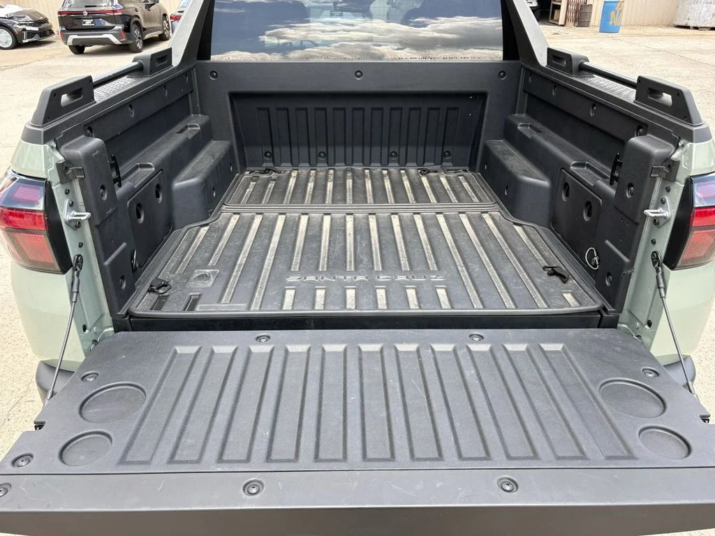 Used 2025 Sage Gray Hyundai SEL image 27