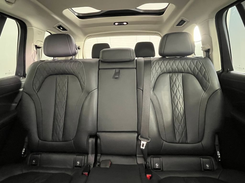 Used 2023 Gray BMW xDrive40i image 20
