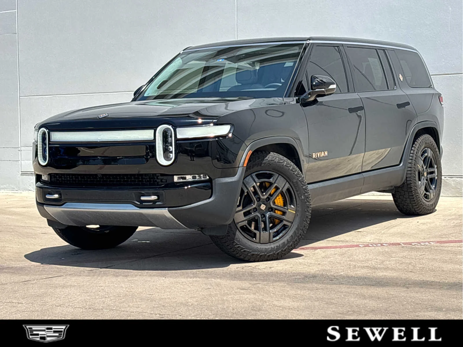 2023 Rivian R1S Adventure Quad-Motor Large Pack's photo