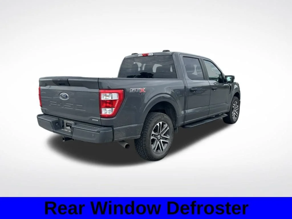 Used 2021  Ford XL image 4