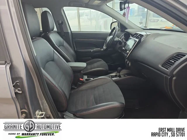 Used 2024 Silver Mitsubishi  image 35