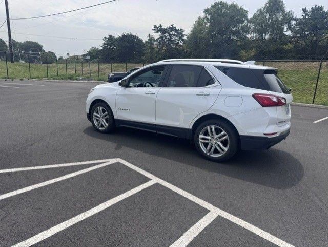 Used 2019 Iridescent Pearl Tricoat Chevrolet Premier image 6
