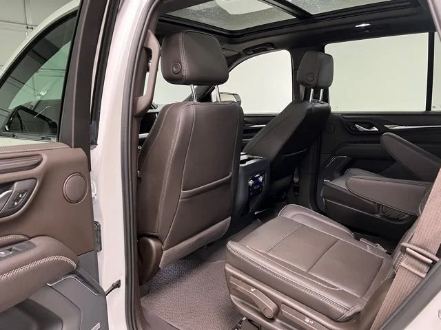 Used 2023 White GMC Denali image 40