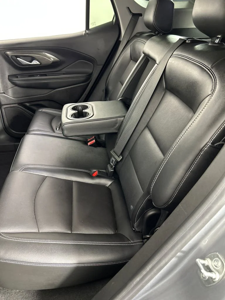 Used 2024 Sterling Metallic GMC SLT image 17