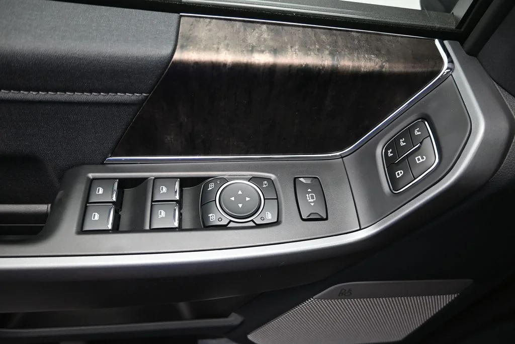 New 2026 Agate Black Metallic Ford F-250® Lariat® image 15