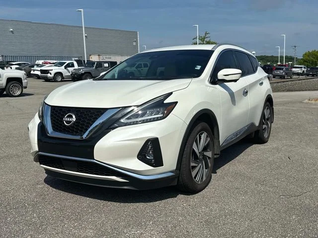 Used 2023 White Nissan SL image 9