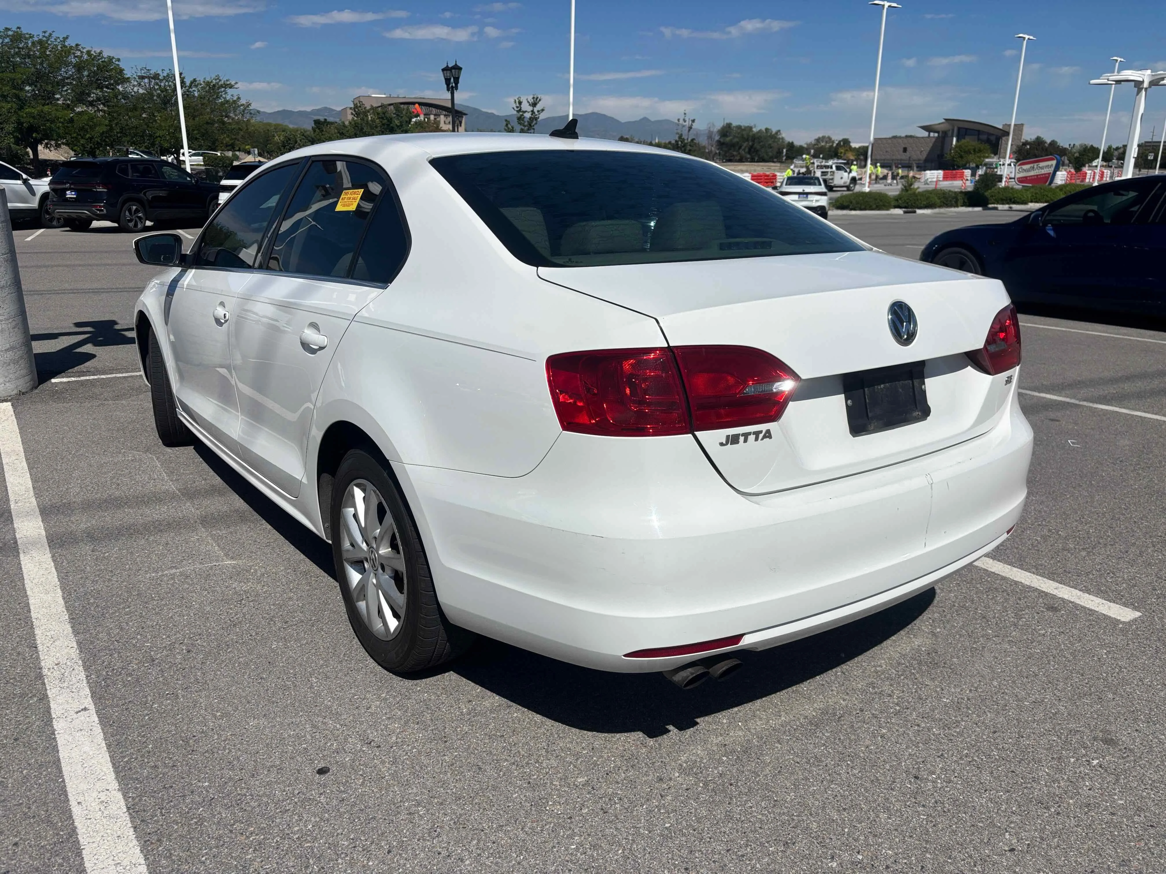 Used 2014 Candy White Volkswagen SE w/Connectivity image 6