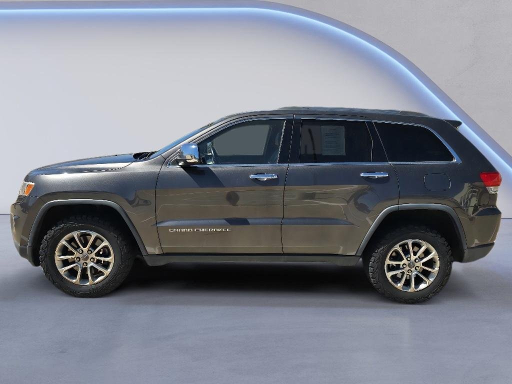 Used 2015 Granite Crystal Metallic Clearcoat Jeep Limited image 2