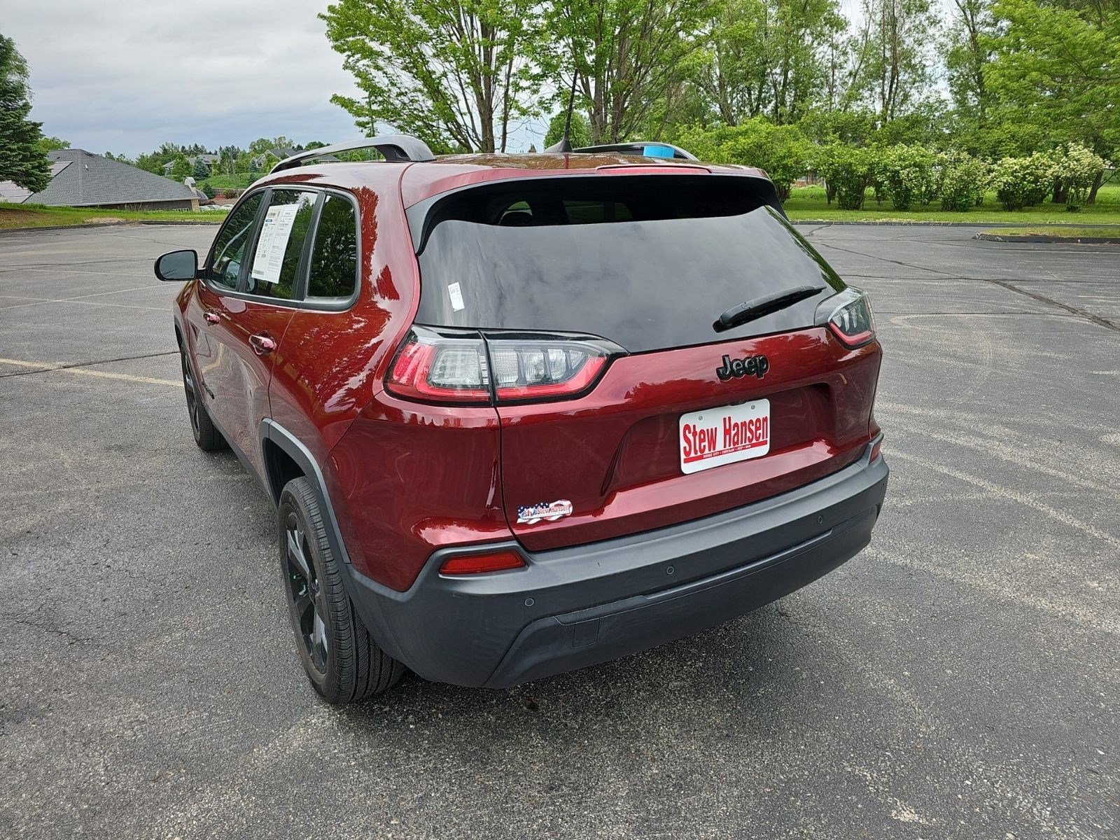 Used 2020 Velvet Red Pearlcoat Jeep Altitude image 3