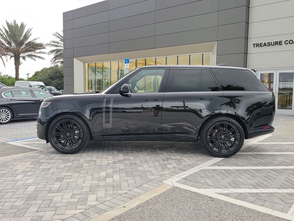 New 2027 Santorini Black Land Rover SE image 2