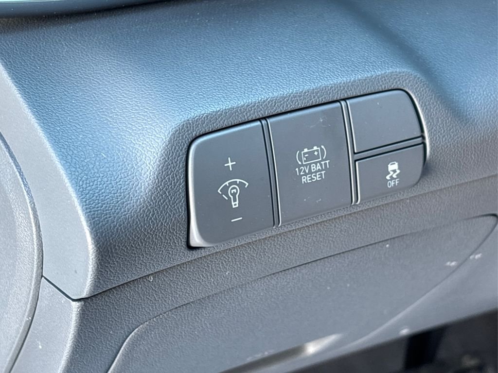 2025 Hyundai Elantra Blue - Photo 33