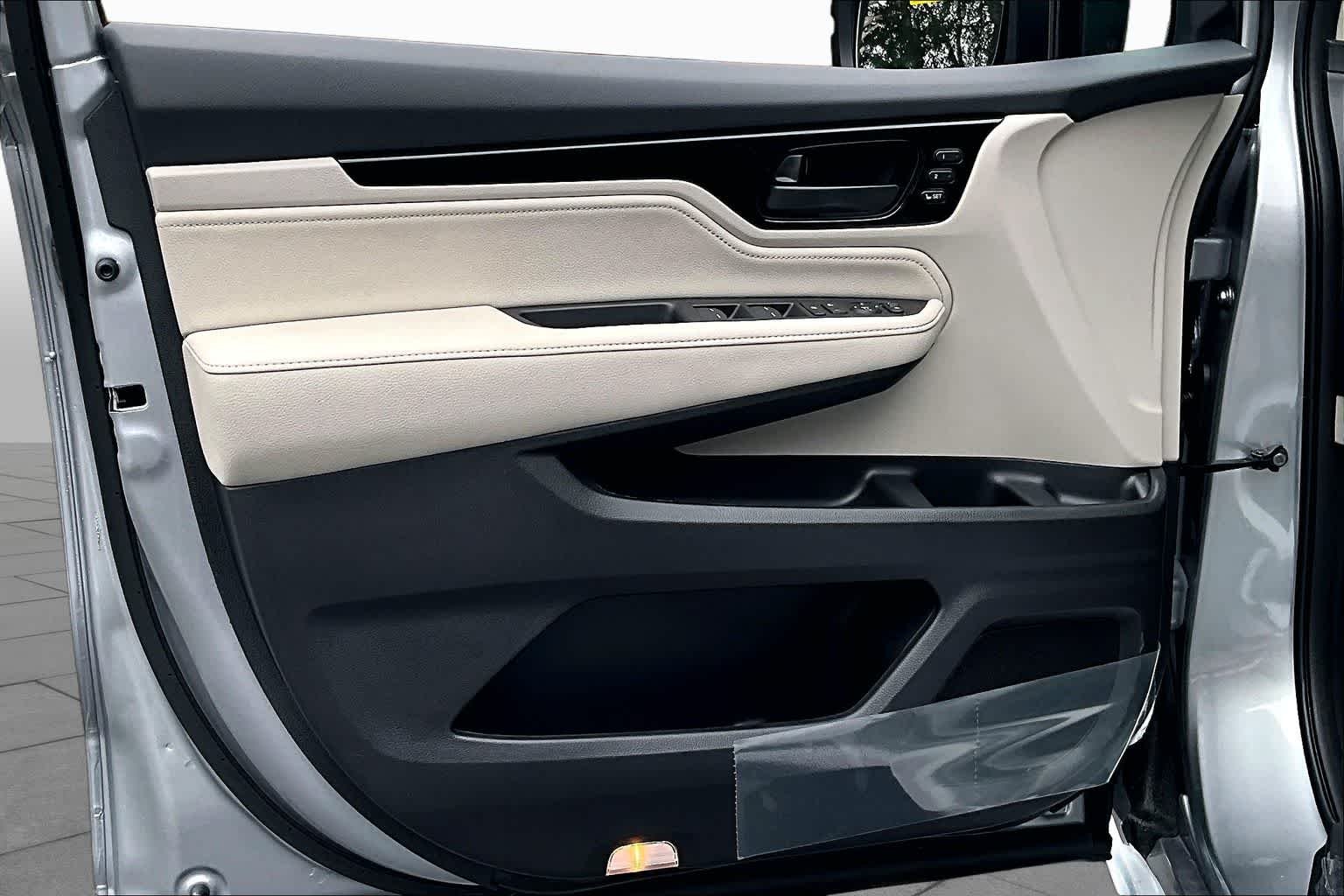 2026 Honda Odyssey Touring - Photo 13