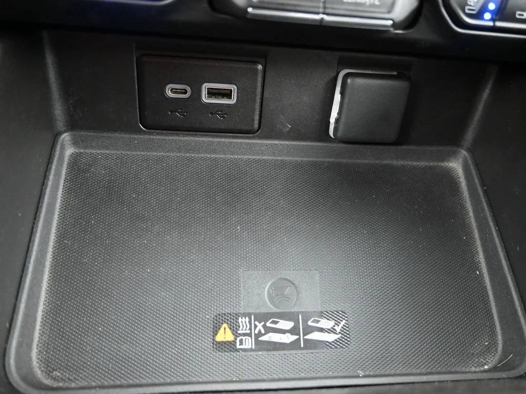 Used 2022 Beige Chevrolet High Country image 14