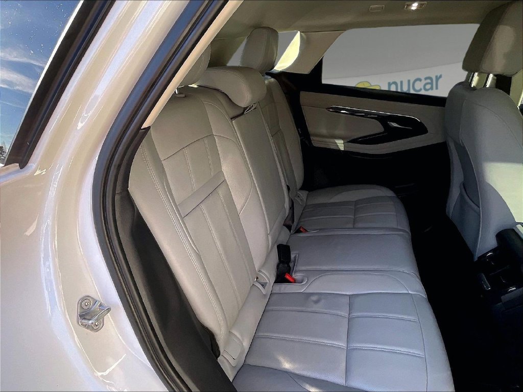 Used 2020 White Land Rover SE image 19