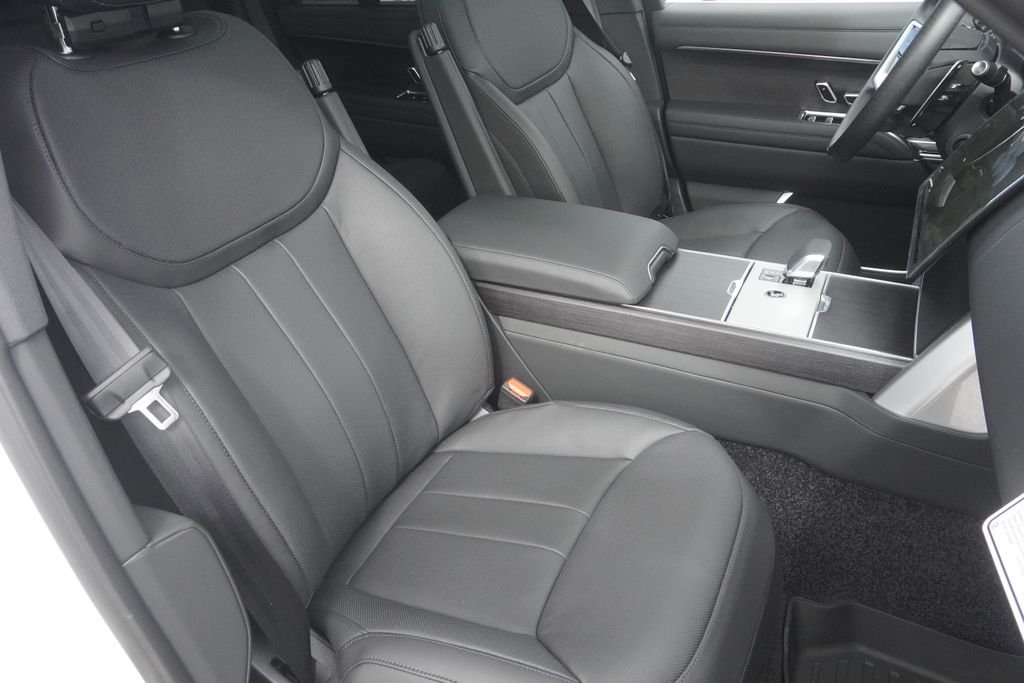 New 2026 Fuji White Land Rover SE image 24