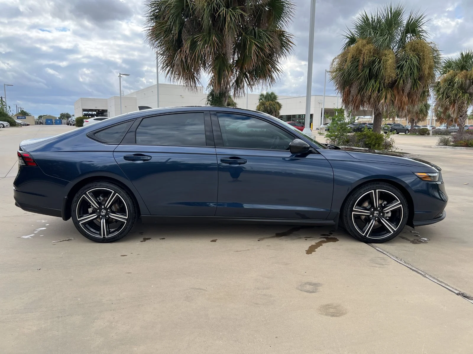 New 2026 Canyon River Blue Metallic Honda SE image 7