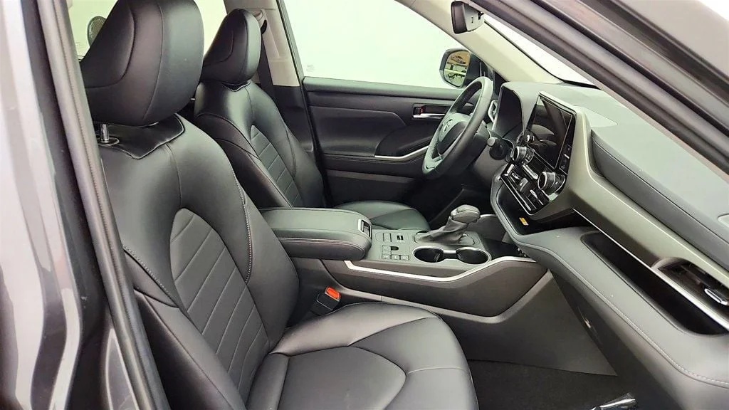 Used 2024 Magnetic Gray Metallic Toyota XLE AWD image 24