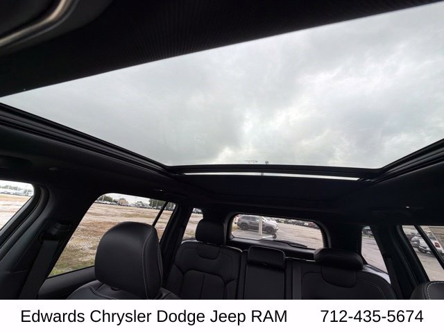 New 2027 High-Gloss Black Paint Jeep Limited image 26