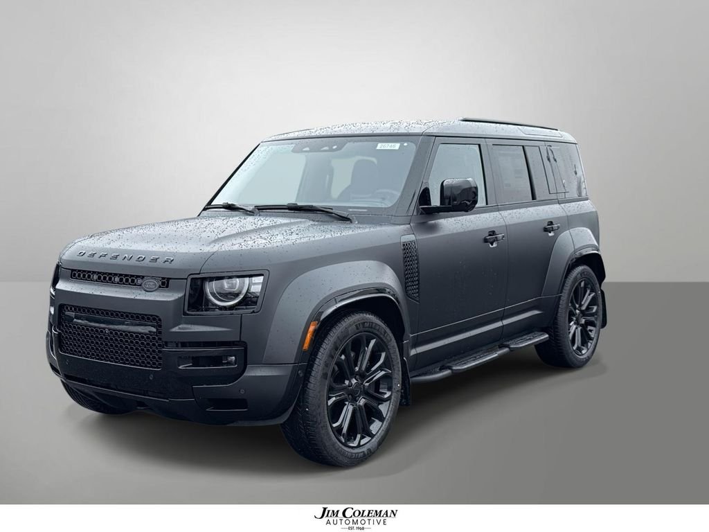 2026 Land Rover Defender 110 OCTA Black P635's photo