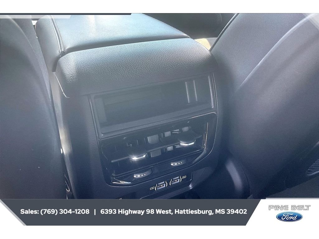 Used 2023 Silver Zynith Jeep Altitude image 25
