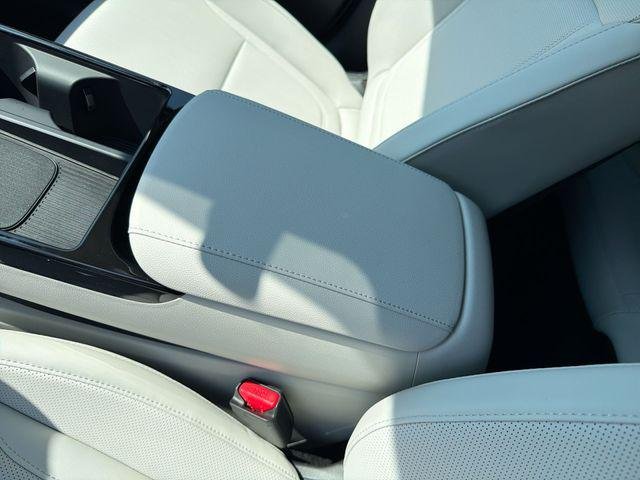 New 2026 White Hyundai SEL Convenience image 23