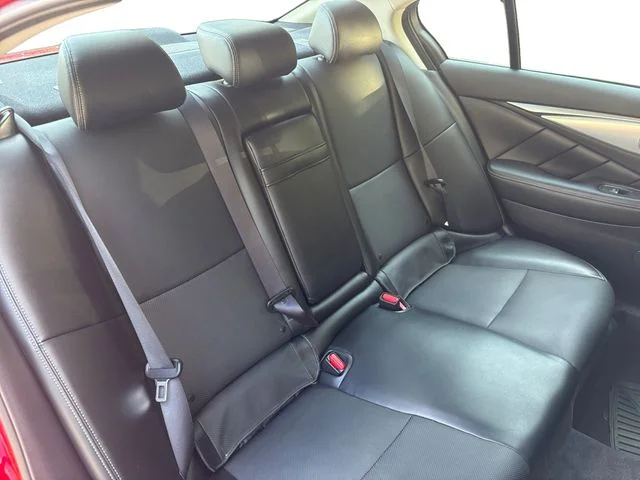 Used 2023 Red INFINITI LUXE image 35