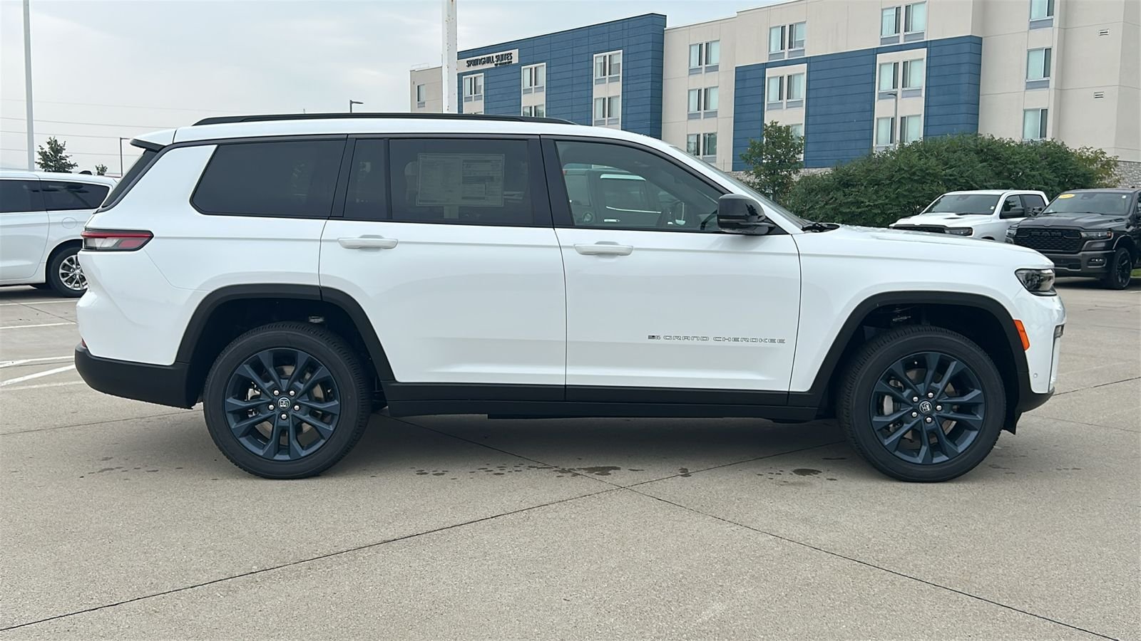New 2026 Bright White Clear-Coat Exterior Paint Jeep  image 3