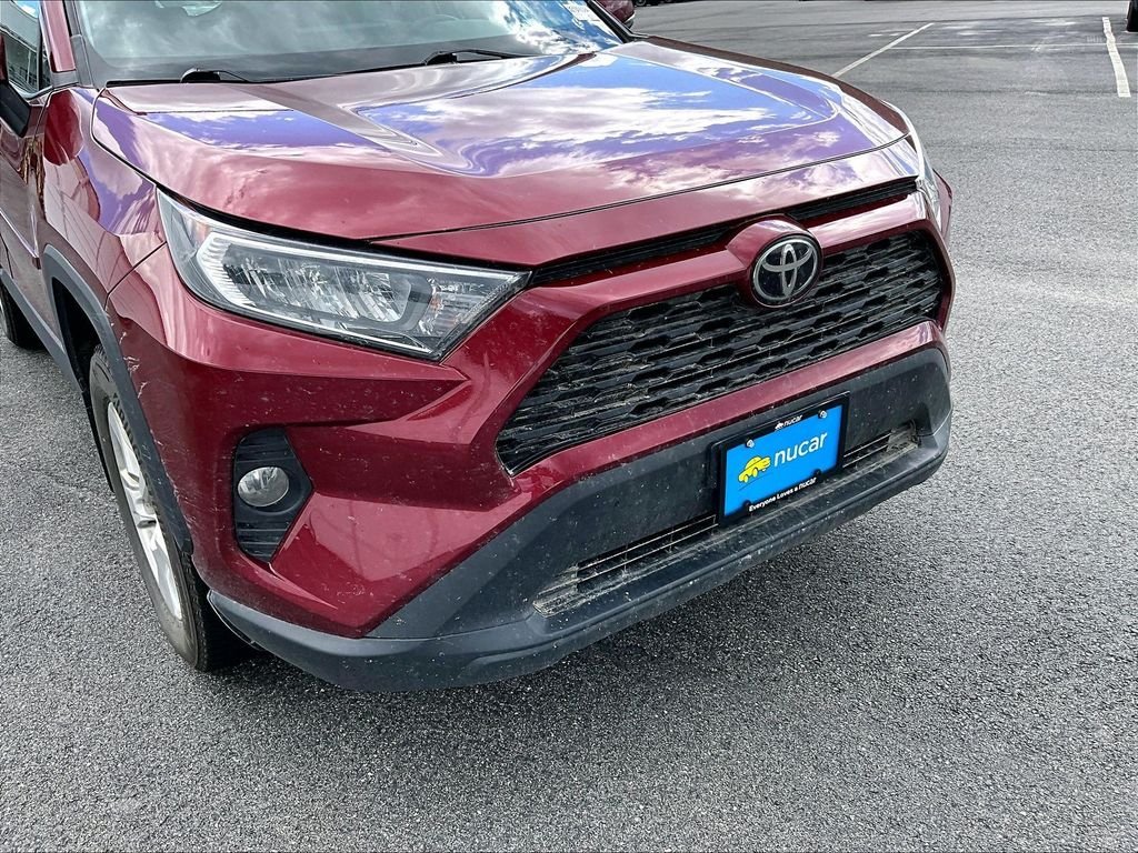 Used 2020 Pearl Toyota XLE image 5
