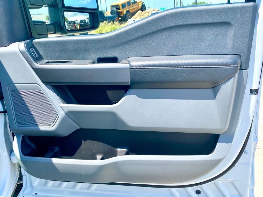 Used 2025 White Ford XLT image 29