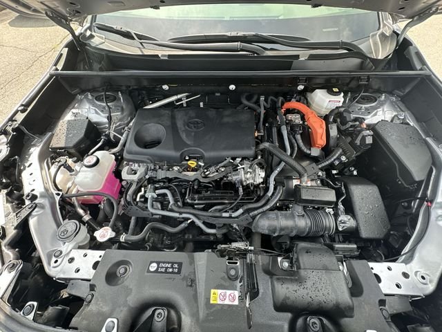 Used 2023 Silver Toyota XLE Premium image 20
