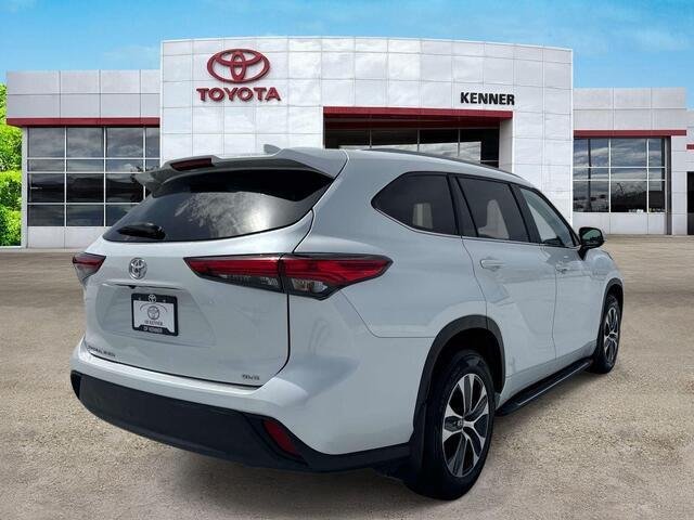 Used 2023 Wind Chill Pearl Toyota XLE image 6