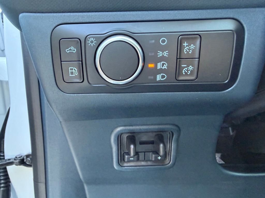 New 2026 Oxford White Ford XLT image 12