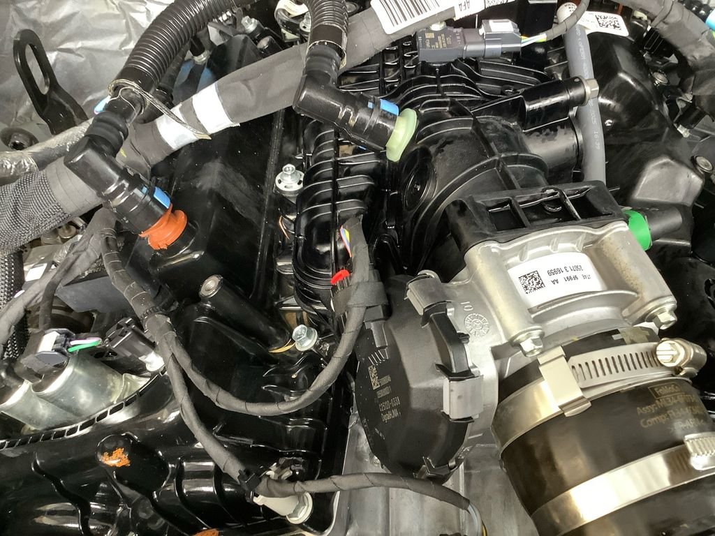 Used 2025 Silver Ford XLT image 21