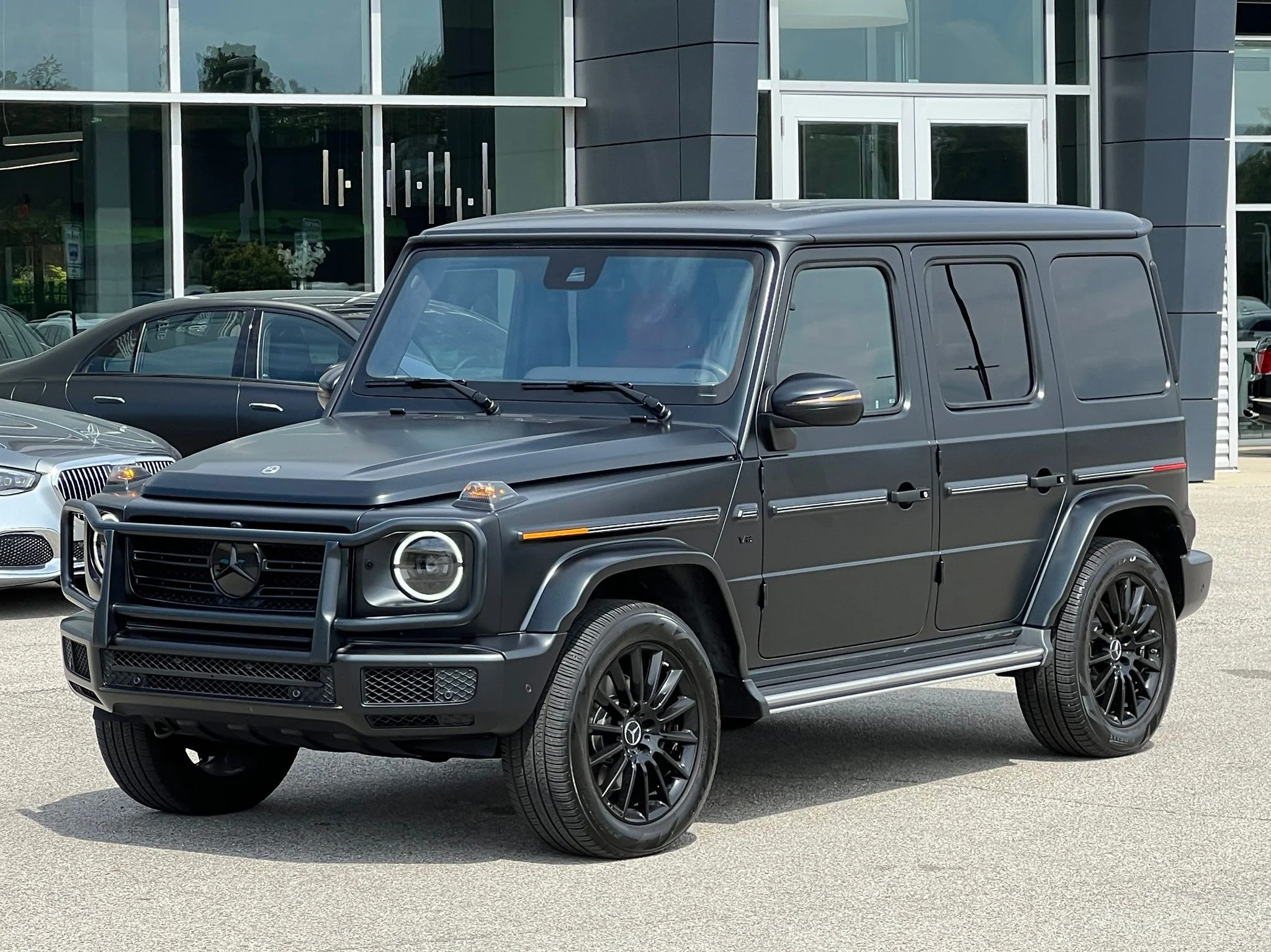 Used 2023  Mercedes-Benz G 550 image 2