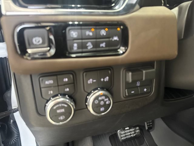 2026 GMC Yukon Denali Ultimate - Photo 8