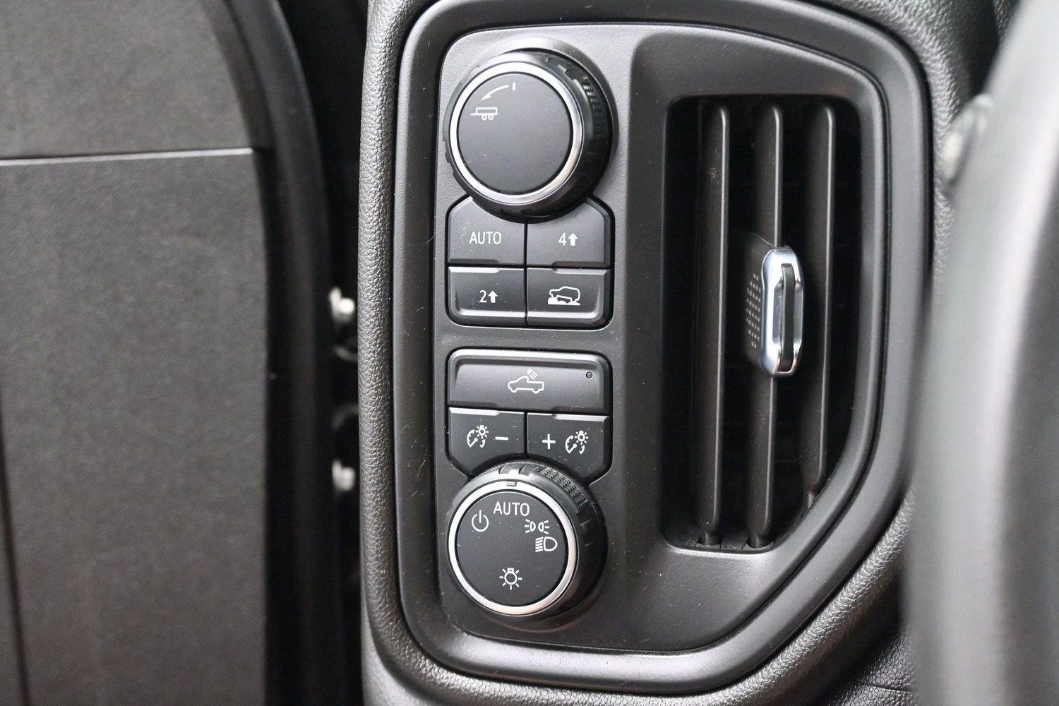 Used 2024 Black Chevrolet Custom image 18
