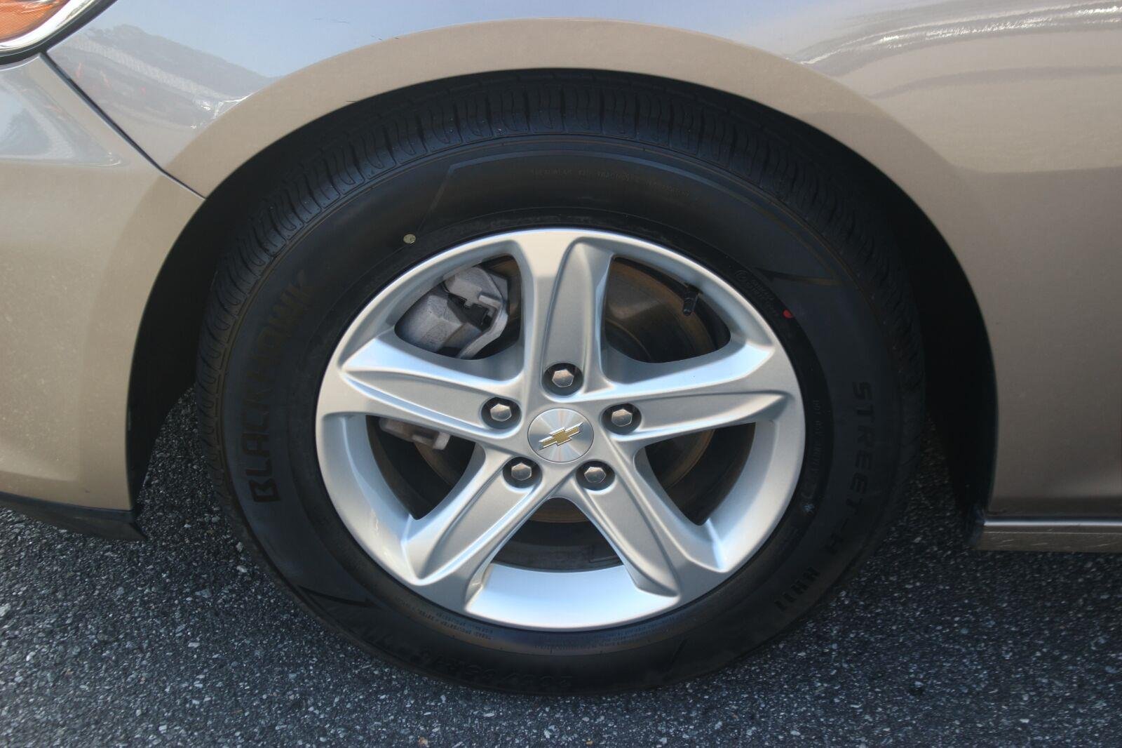 Used 2024 Mineral Gray Metallic Chevrolet 1LT image 35