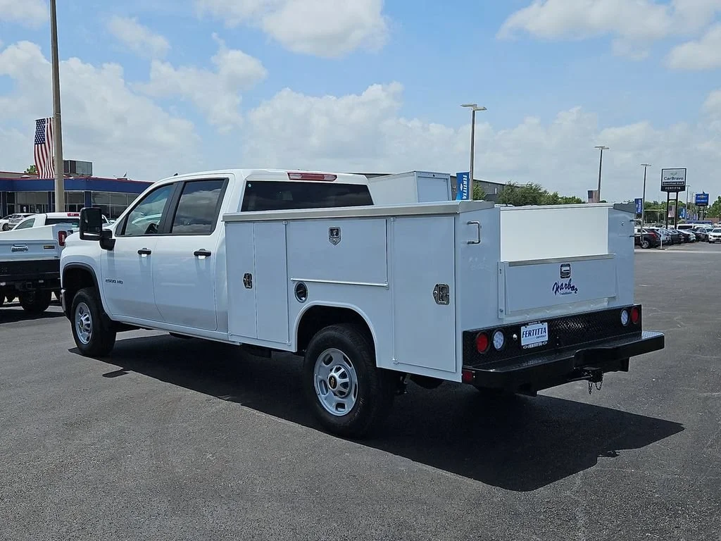 New 2026 Summit White Chevrolet WT image 3