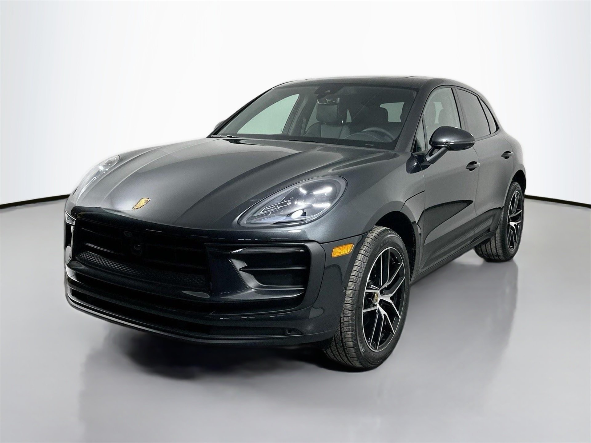 2025 Porsche Macan Base