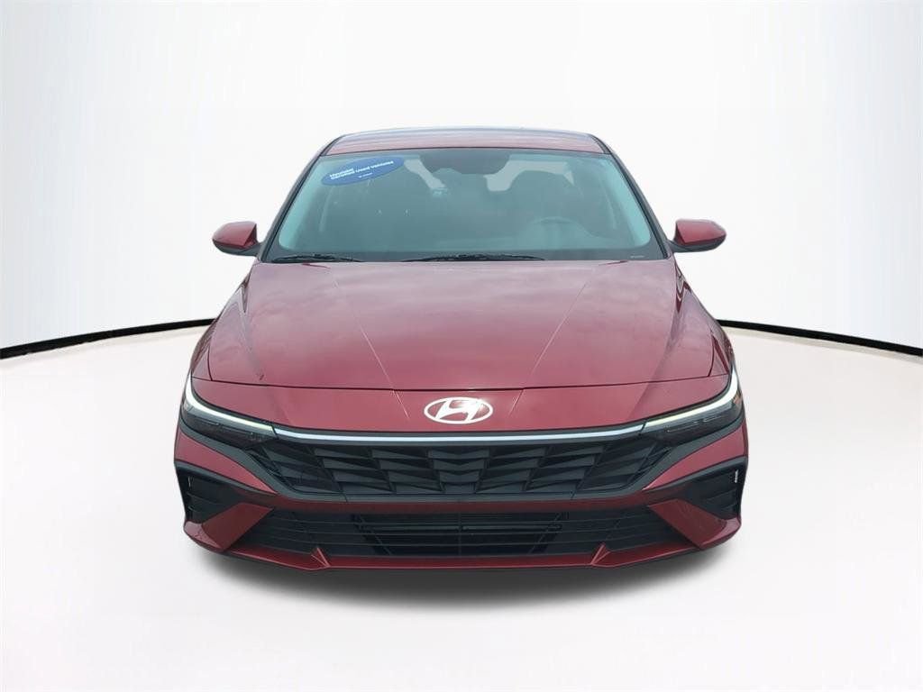 Used 2024 Red Hyundai SE image 3
