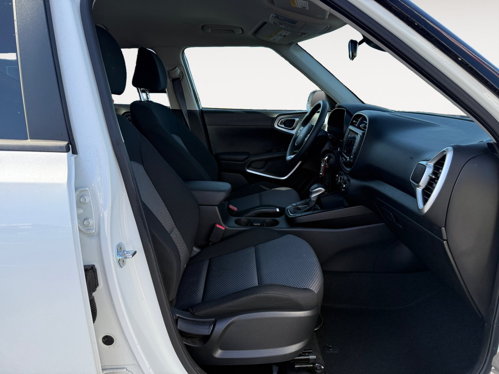 Certified Used 2023 Snow White Pearl Kia LX image 19
