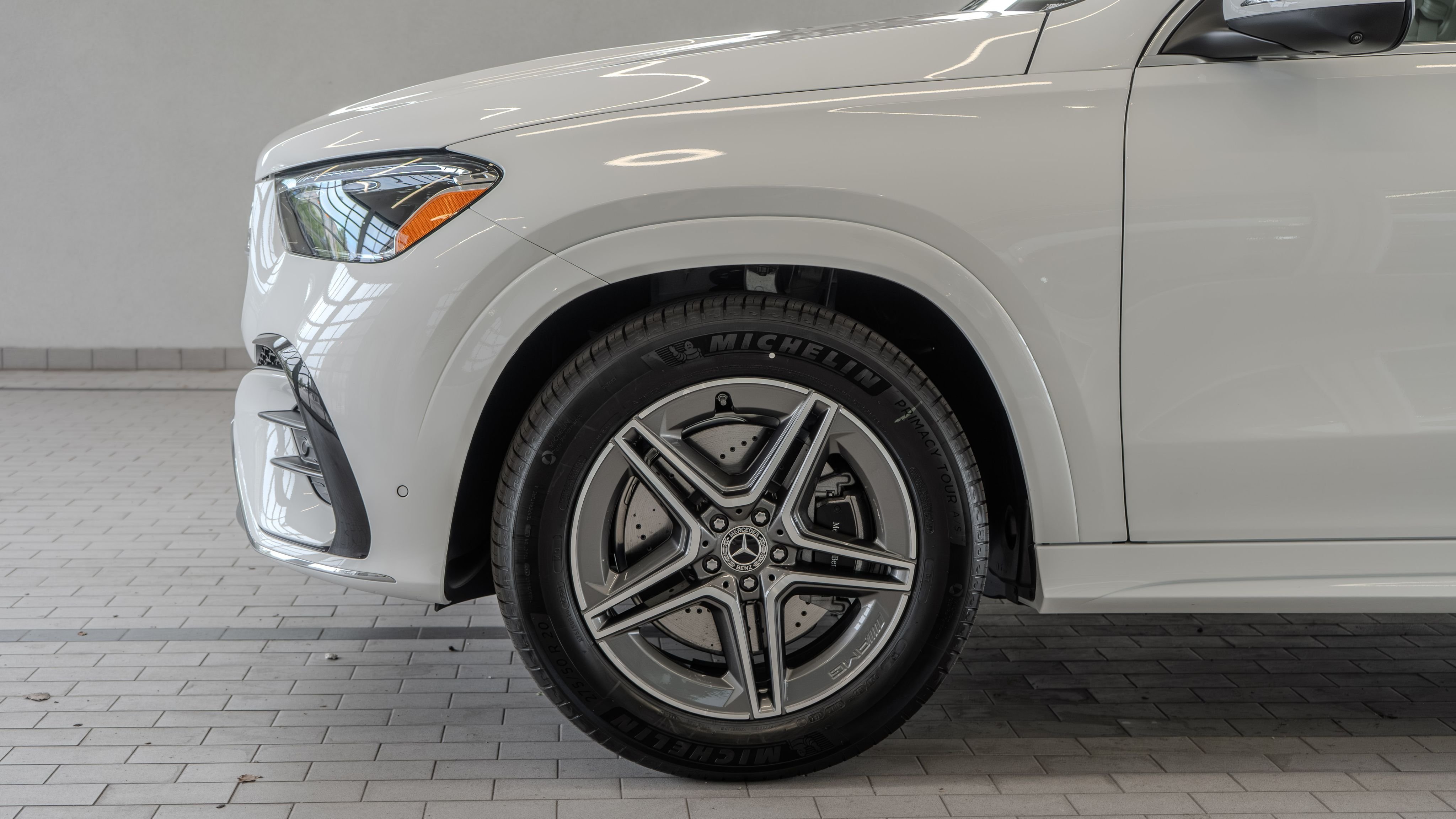 New 2026 Polar White Mercedes-Benz GLE 450 image 4